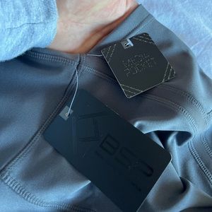 NWT Gray Capri BSP Leggings